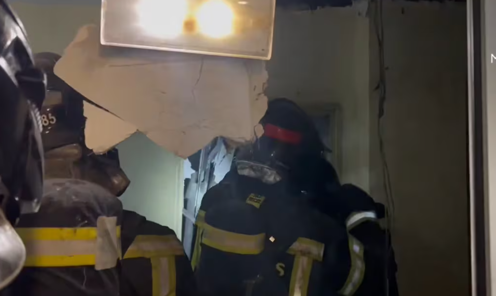 Fuego en una cocina de bar en Villaverde provoca desalojo total