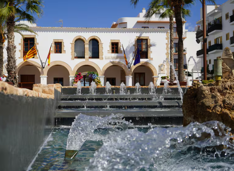 Santa Eulària sanciona con 182.000 euros a un negocio sin licencia en Cala Nova