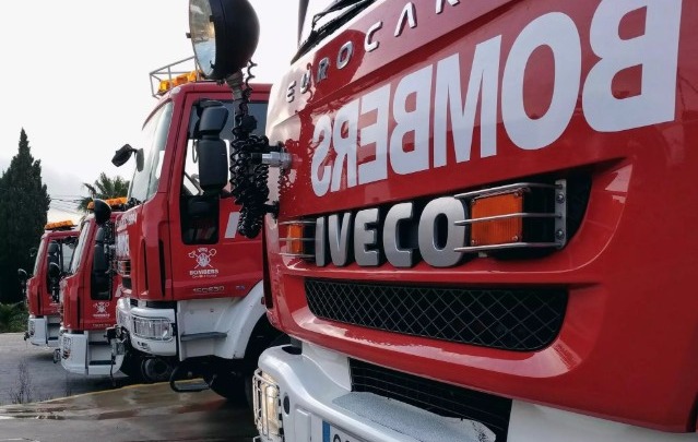 Incendio controlado en almacén de lavandería en Ibiza