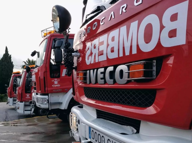 Incendio controlado en almacén de lavandería en Ibiza