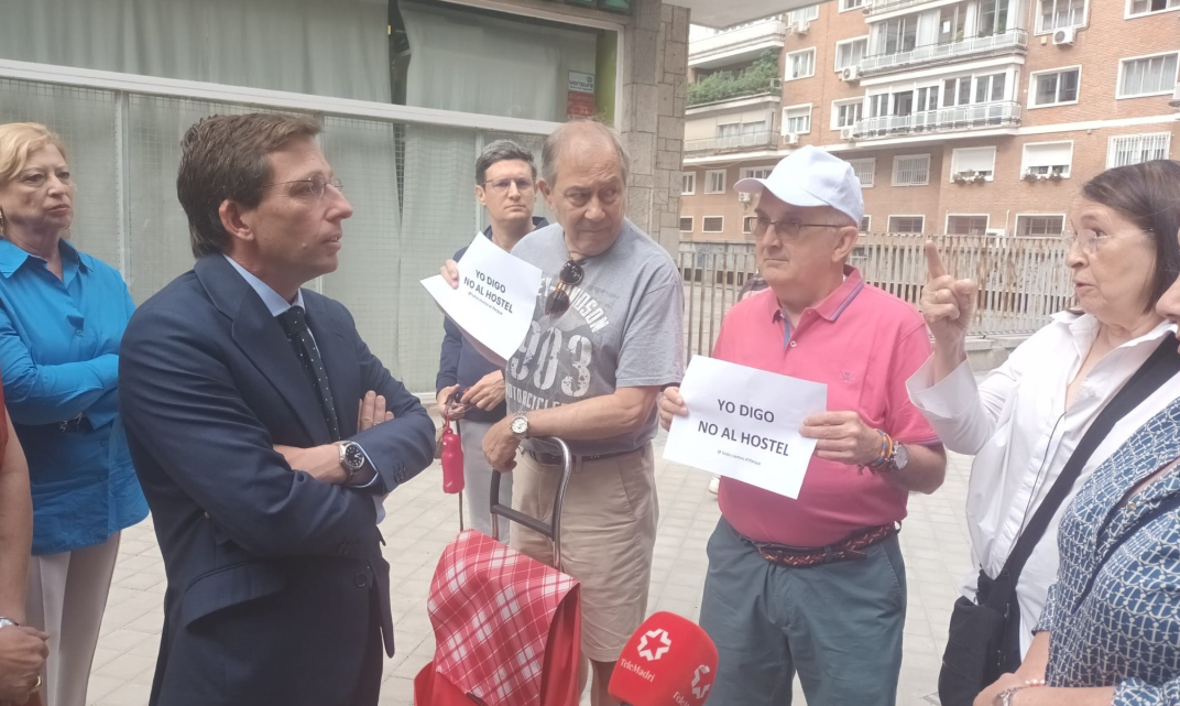 El Ayuntamiento de Madrid ordena el cese de actividad del hostal en el Parque de las Avenidas