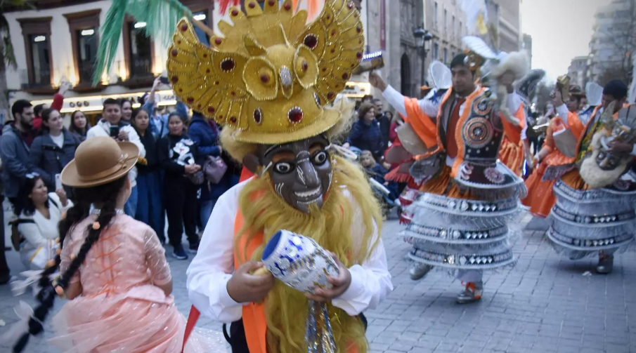 Negocios y eventos en Sevilla tendrán tasas más altas por decisión de Sanz