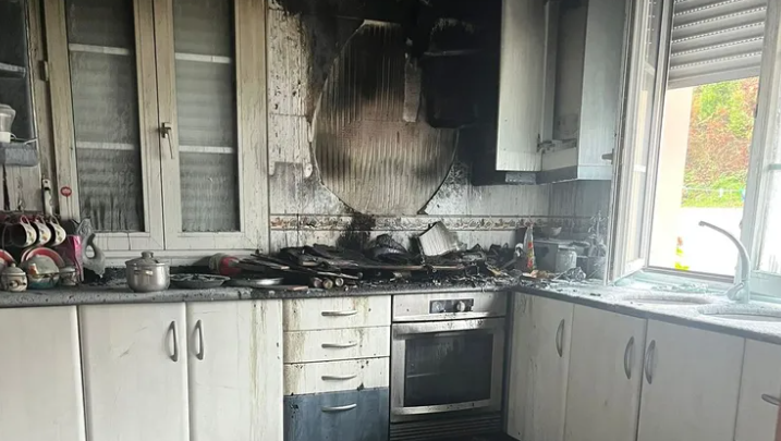 Extinguen un incendio en una cocina de Camariñas