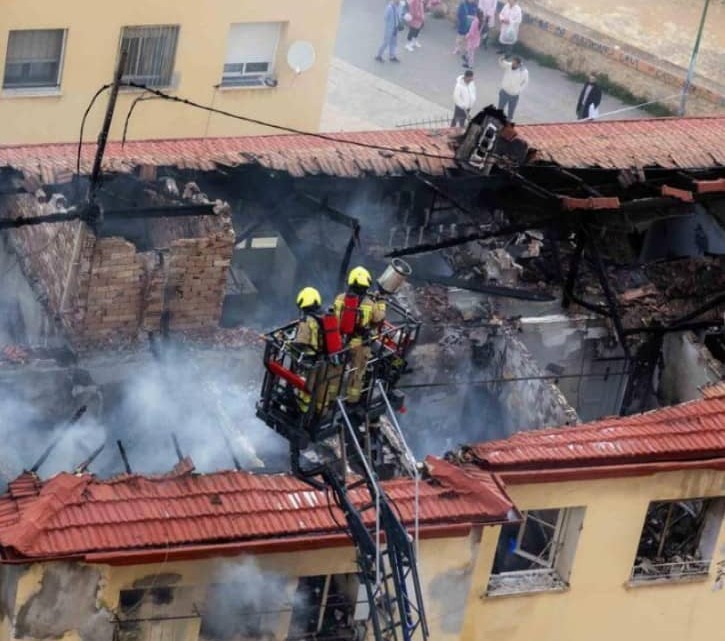 Incendio en Alicante deja 25 familias evacuadas y 10 asistidos